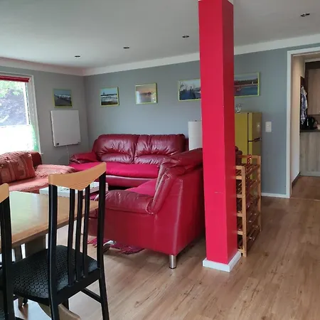 Ferienhaus Mit Terrasse In Ostseenähe Und Eigenem Spielplatz
