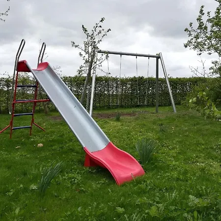 Mit Terrasse In Ostseenähe Und Eigenem Spielplatz Diwitz