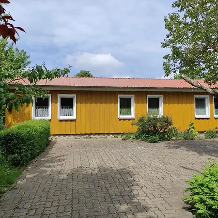 Mit Terrasse Und Spielplatz In Ostseenaehe * Divitz-Spoldershagen