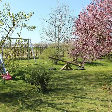 Ferienhaus Mit Terrasse In Ostseenähe Und Eigenem Spielplatz