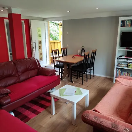 Ferienhaus Mit Terrasse In Ostseenähe Und Eigenem Spielplatz *