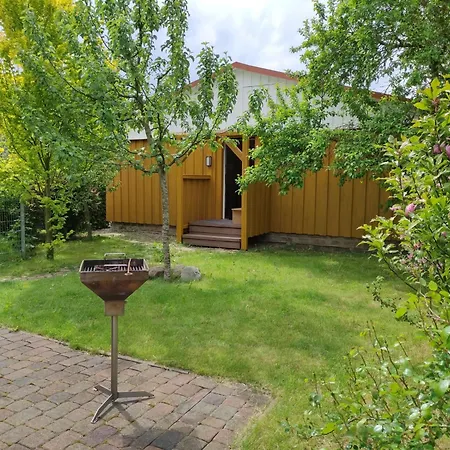 Mit Terrasse Und Spielplatz In Ostseenaehe *